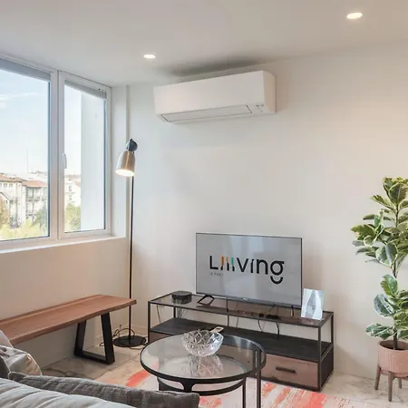 Liiiving In - Luxury Gallery Ii