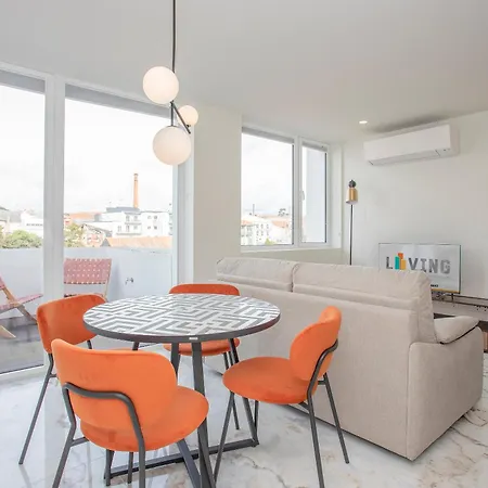 Liiiving In - Luxury Gallery Apartment *