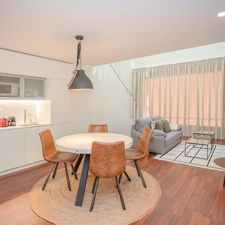 Liiiving In - Luxury Gallery Ii *