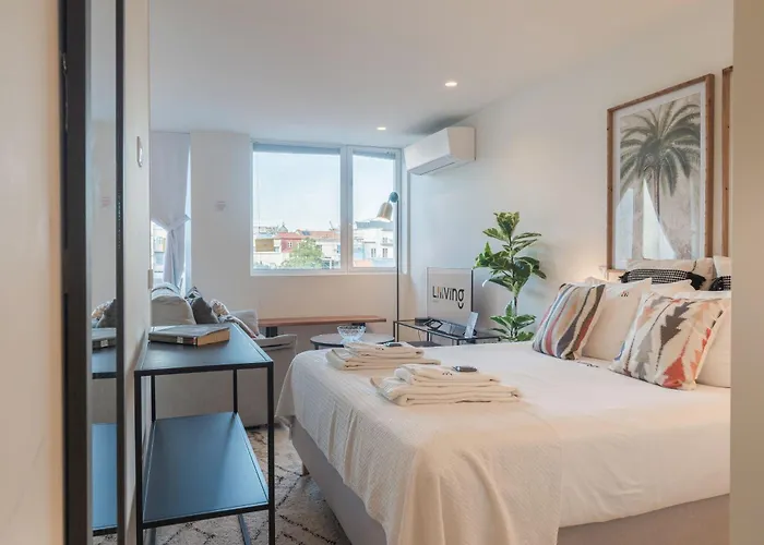 Liiiving In - Luxury Gallery Ii