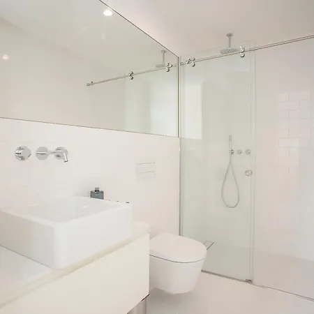 Liiiving In - Luxury Gallery Ii *