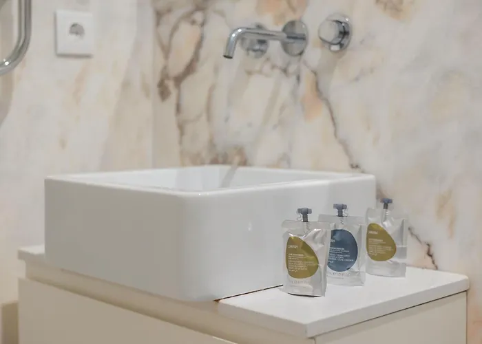 Liiiving In - Luxury Gallery Ii